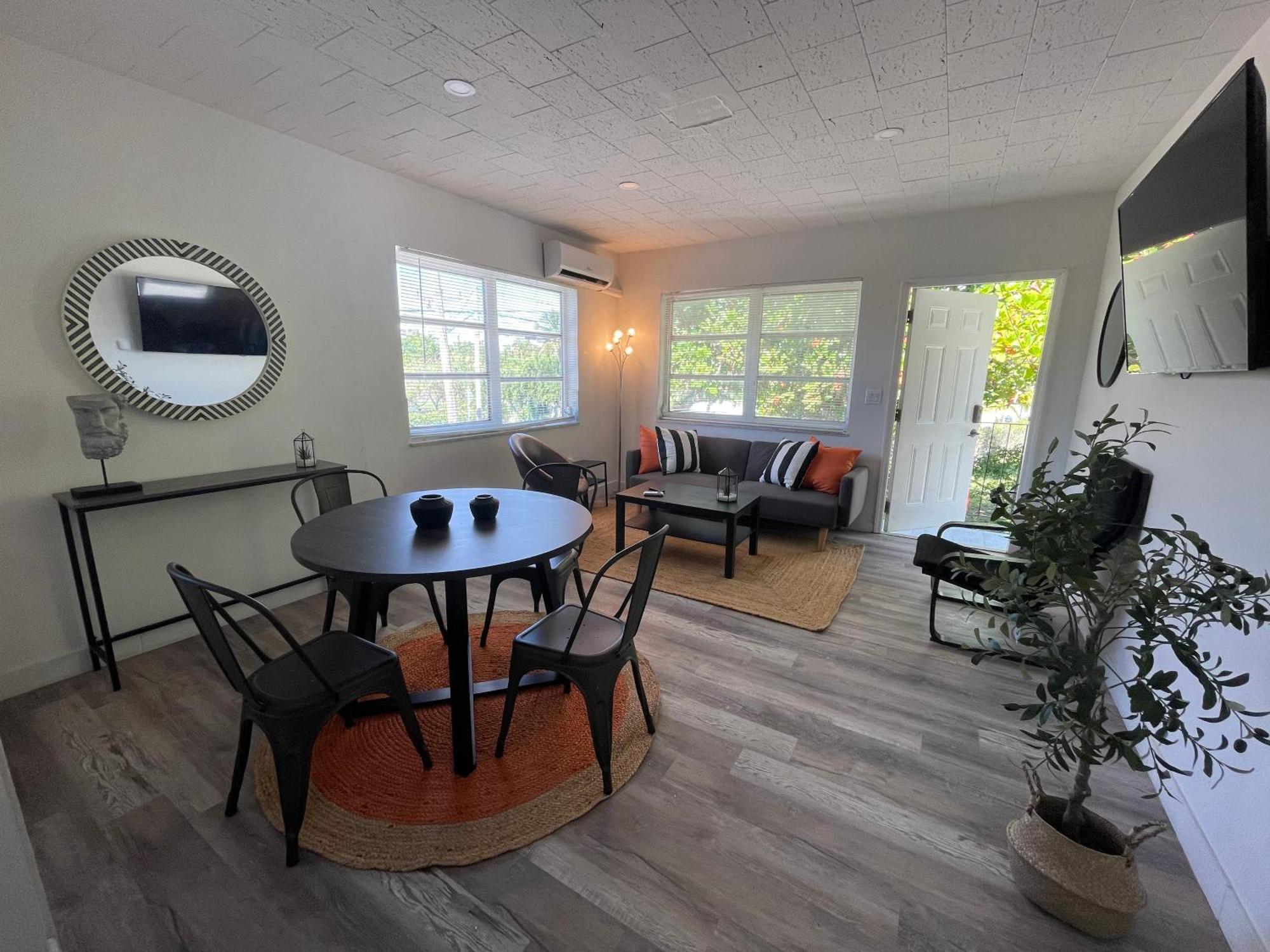 Fully Equipped Apartments With Parking Near Cocowalk Miami Exterior foto